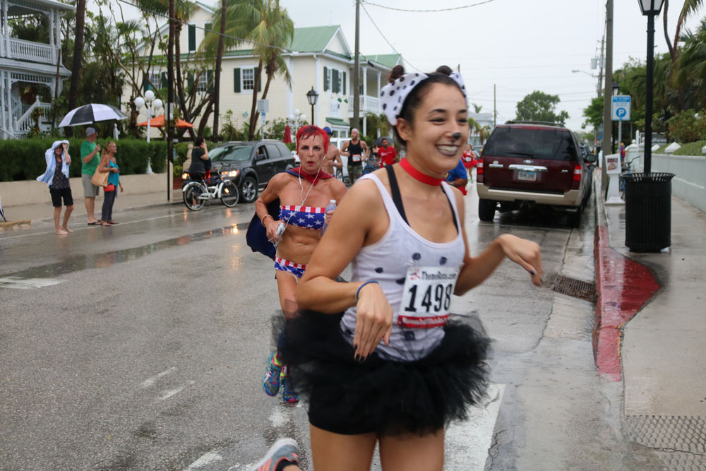 Heroes and Villains 5K 2017 photo - Duval Street, Key West